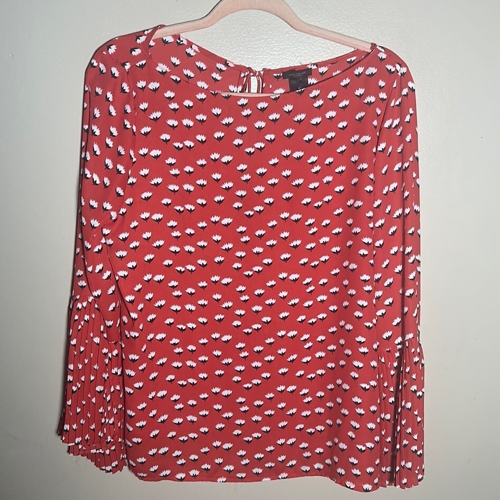 Ann Taylor Floral Print Bell Sleeve Top | Medium